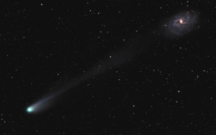 I took the Devil's comet passing the Sunflower galaxy