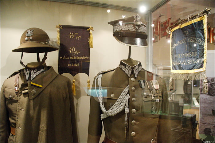 The uniform of a lieutenant colonel of the Polish mountain b