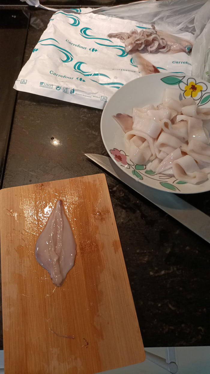 I was cleaning squid for dinner when suddenly I remembered h