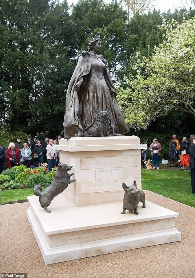 The first memorial statue to Queen Elizabeth with, of course Image