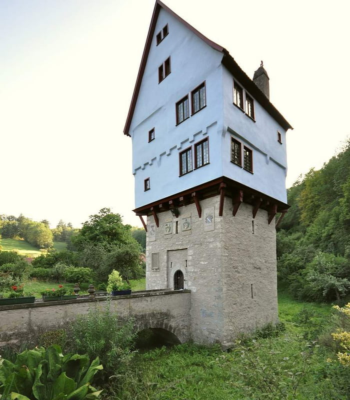 Possibly the smallest castle in the world - Topplerschlössc
