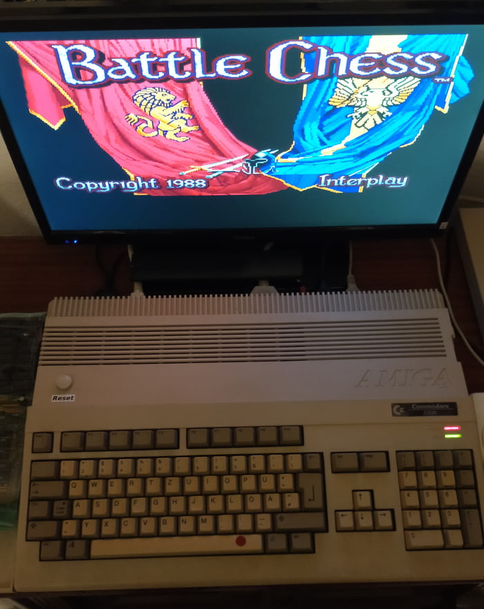 1988 Battle Chess on Amiga 500
