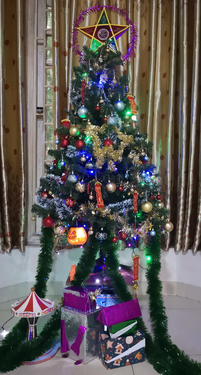 Merry Christmas. Show us your Christmas tree :)