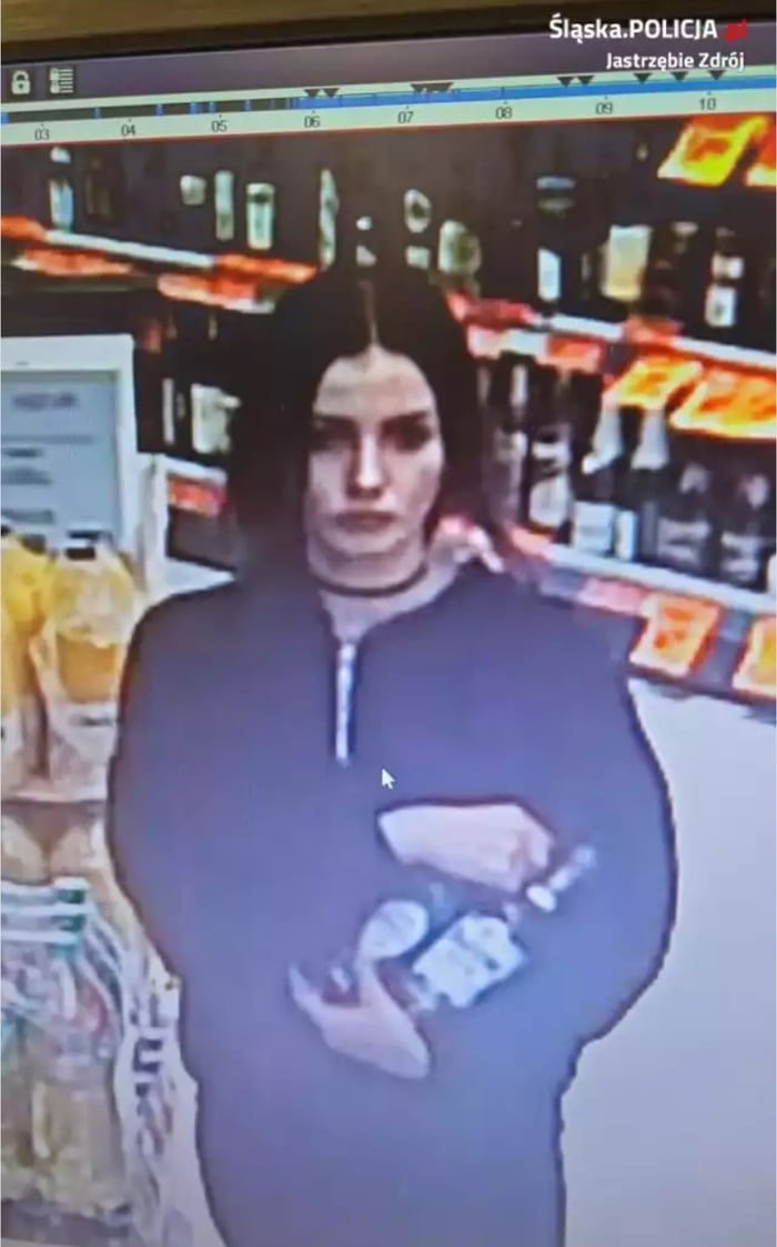 Police published photo of a woman who stole alcohol from loc
