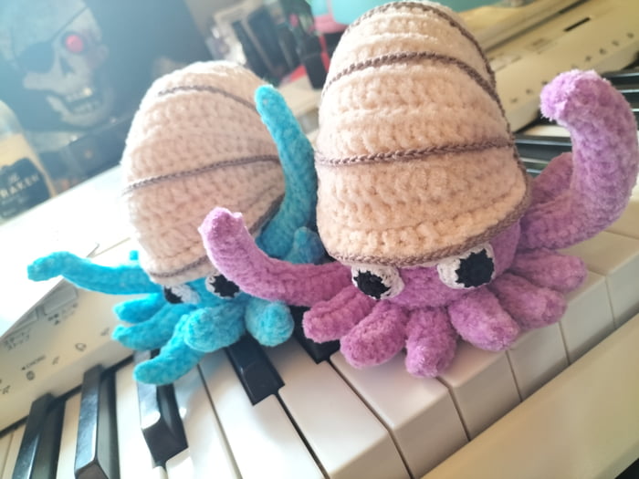 My mom made me another Omanyte !! This time it's shiny!! Image