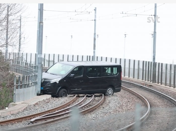 Ethiopian embassy managed to drive into train tracks in Stoc