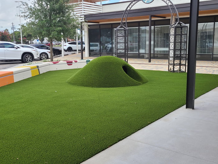 Houston strip mall builds small, elaborate trap to lure in a