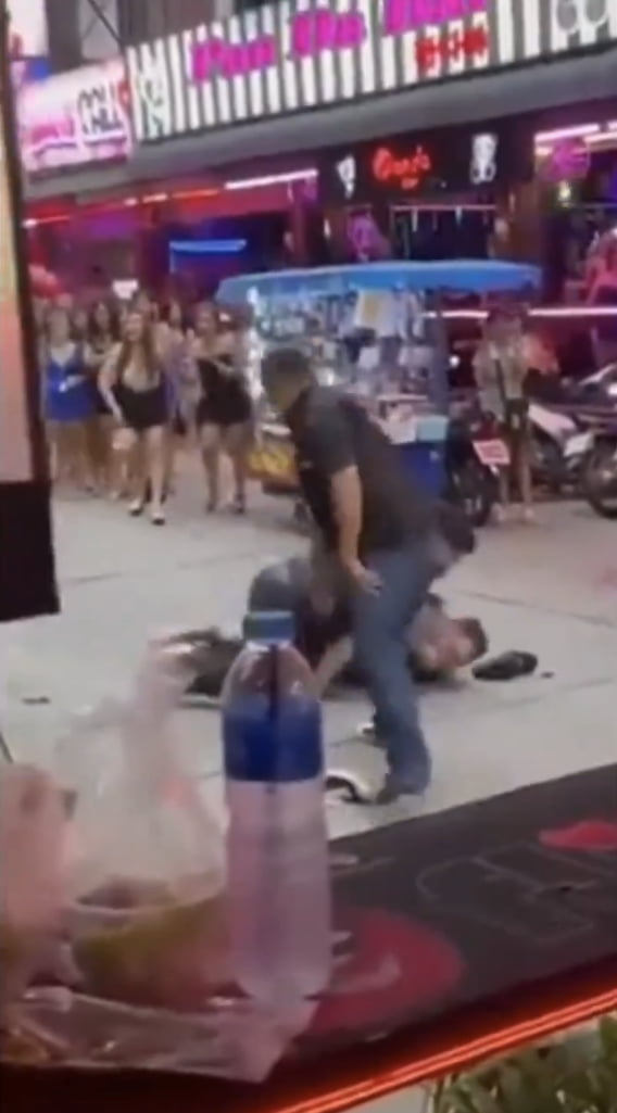 3 Bri'ish got beaten by thai security guards for refusing to