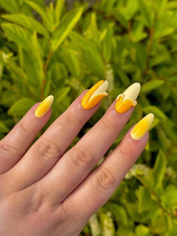 Banana 🍌 nails Image