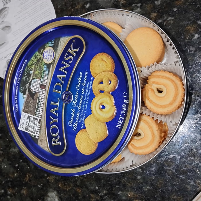 I just bought a new sewing kit, but it came with cookies!!!