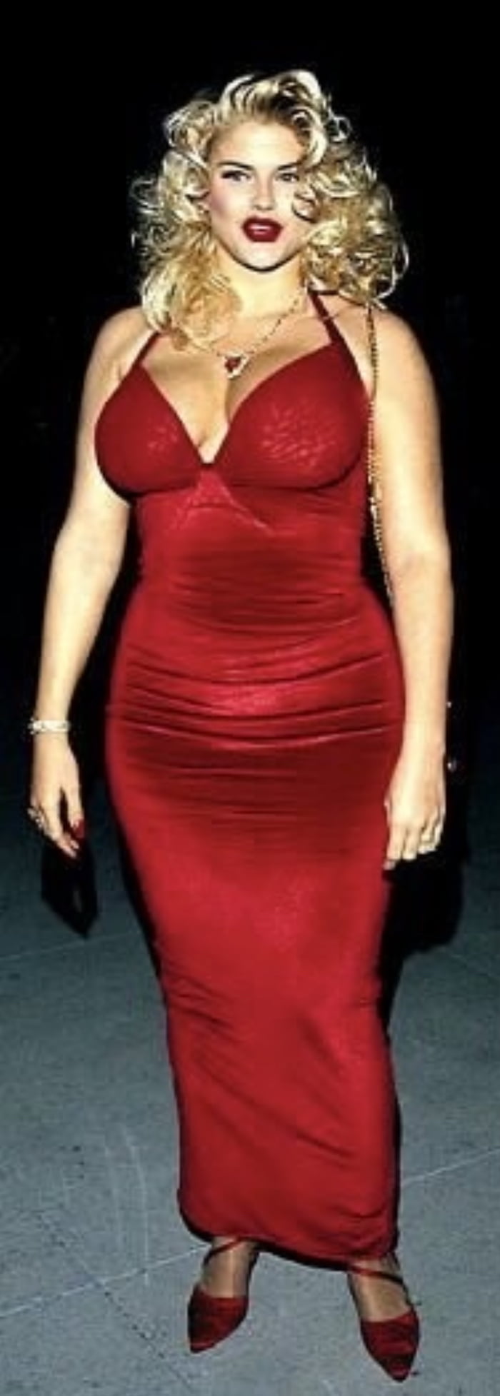 Anna Nicole Smith before she got fat at the Oscars party hop