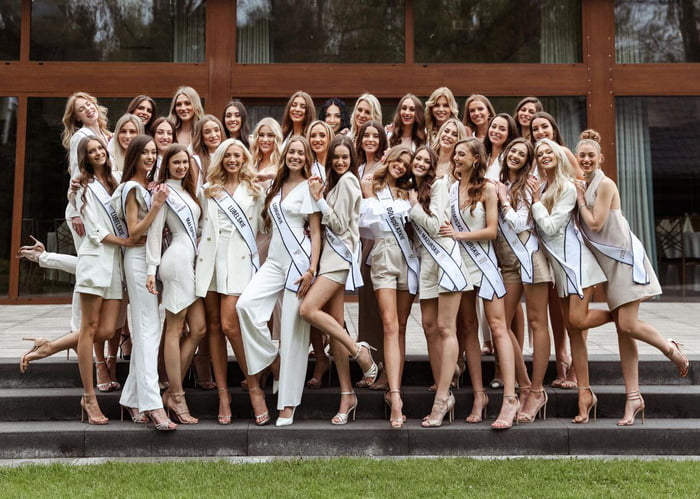 Take a look at the Miss Poland contestants. Noticing anythin